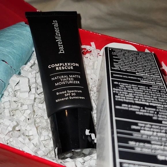 Bareminerals Complexion Rescue natural tinted moiszturizer - Picture 2 of 6